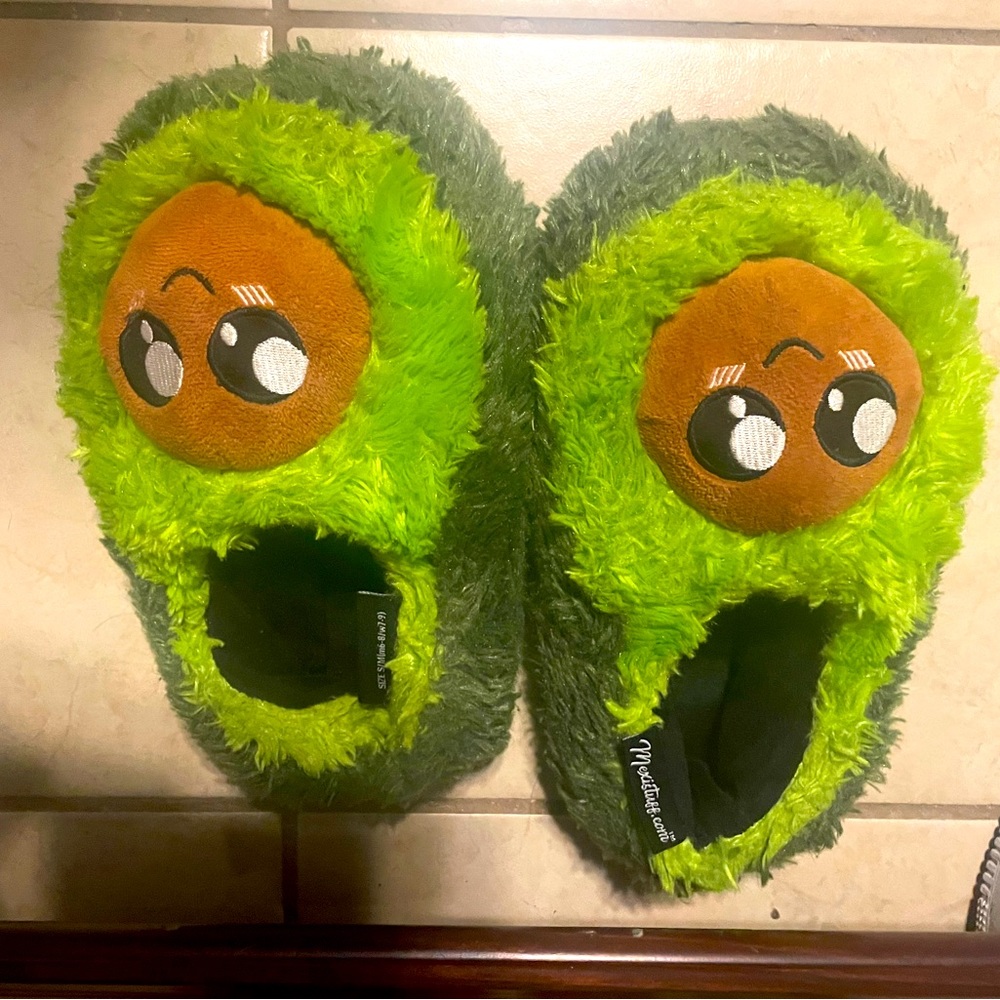 Avocado slippers